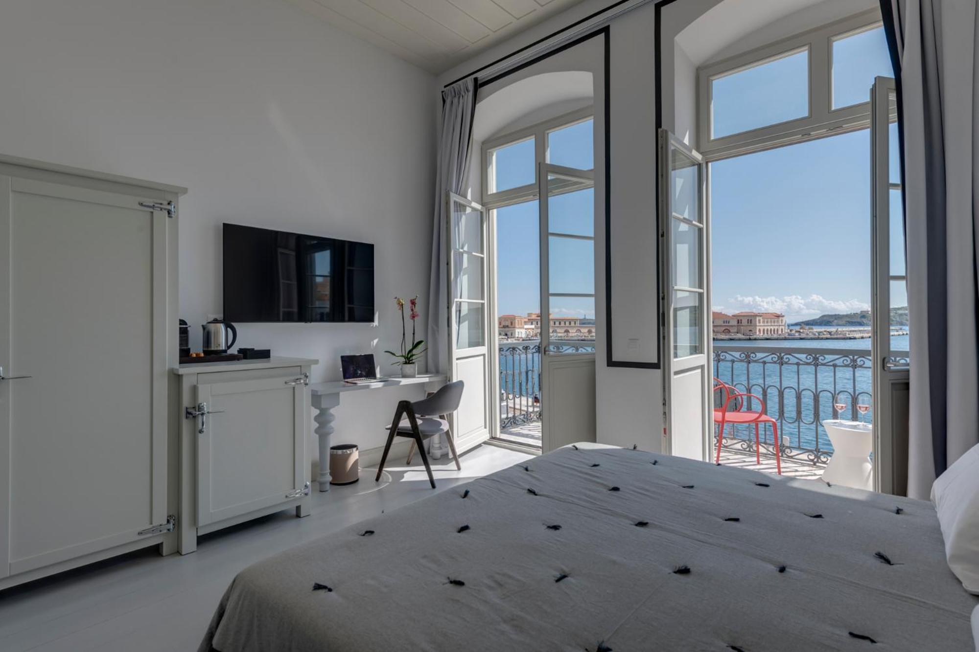 Skylight Hotel Ermoupoli Ngoại thất bức ảnh